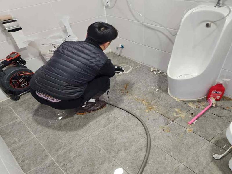 남동구 소변기막힘 작업사례 9