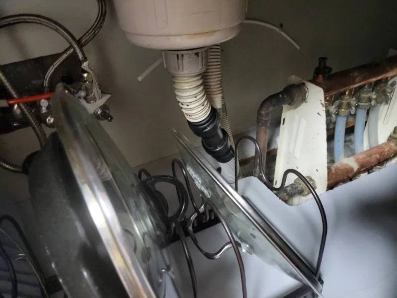 남동공단 공장 화장실 변기막힘, 교대 시간 전에 끝내려면